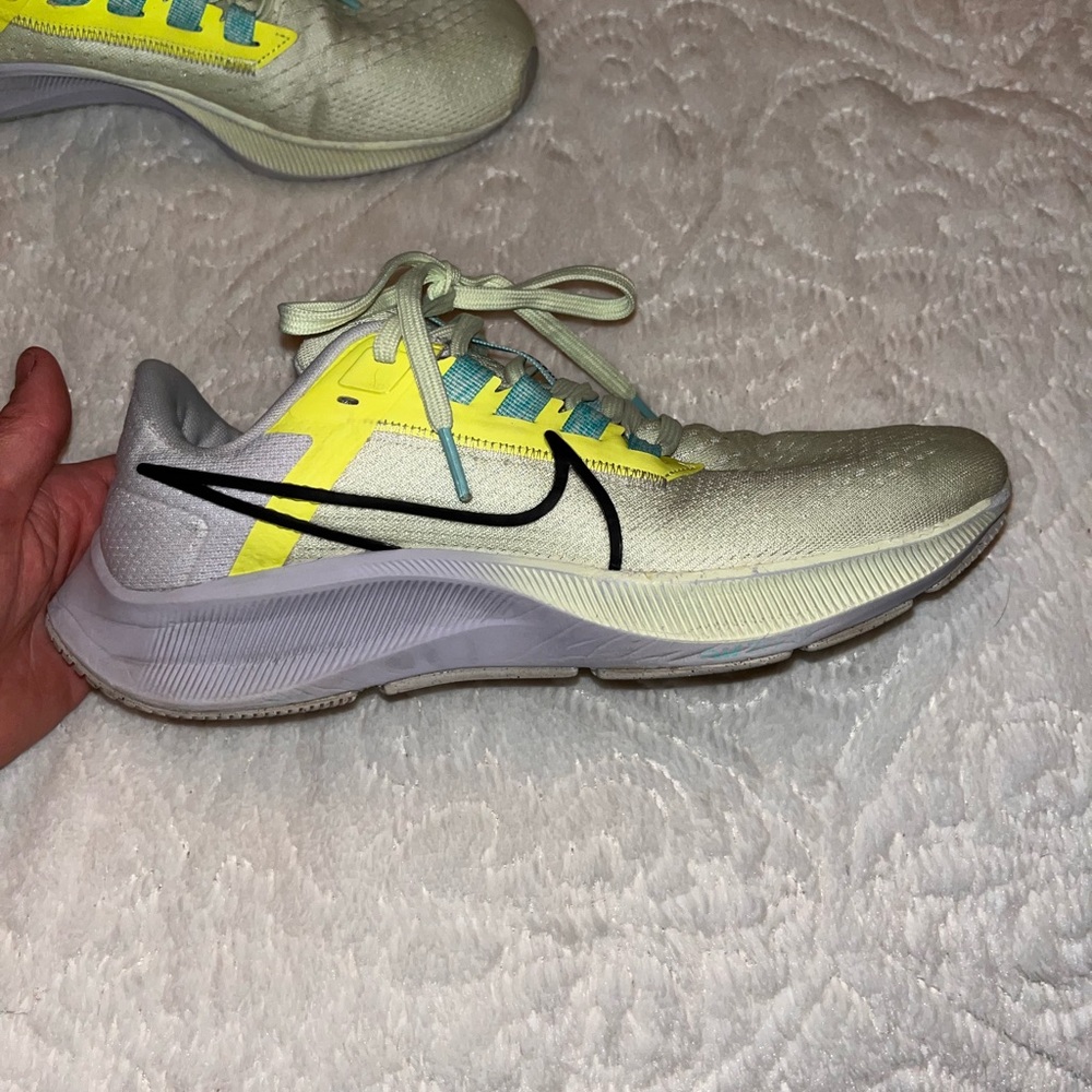 Nike AIR ZOOM Pegasus women’s size 8.